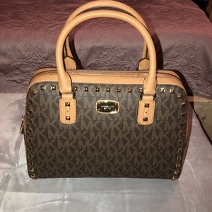 NWT MICHAEL KORS PURSE!